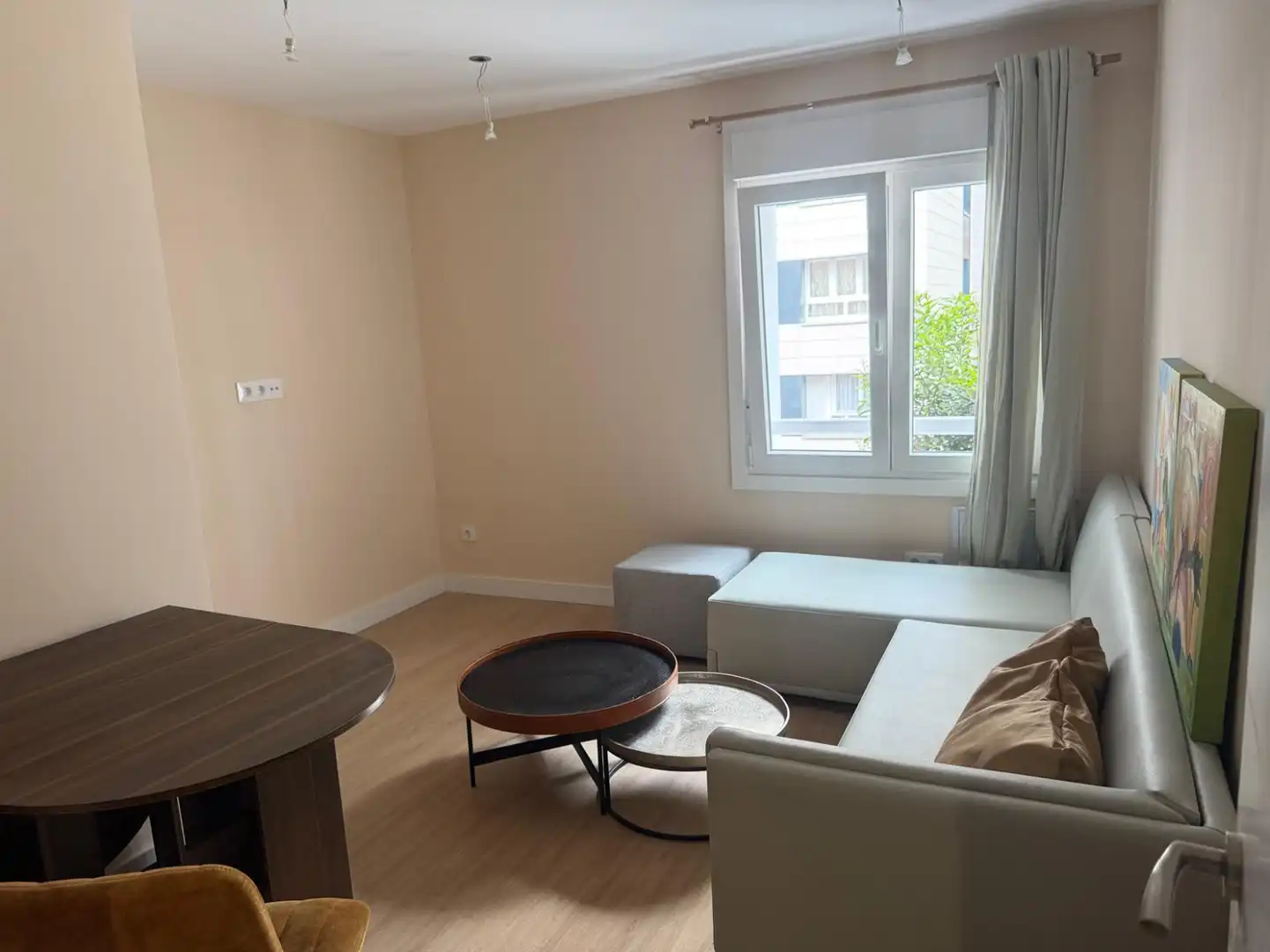 Sala d'estar de Pis de lloguer en Gijón  amb Calefacció i Moblat