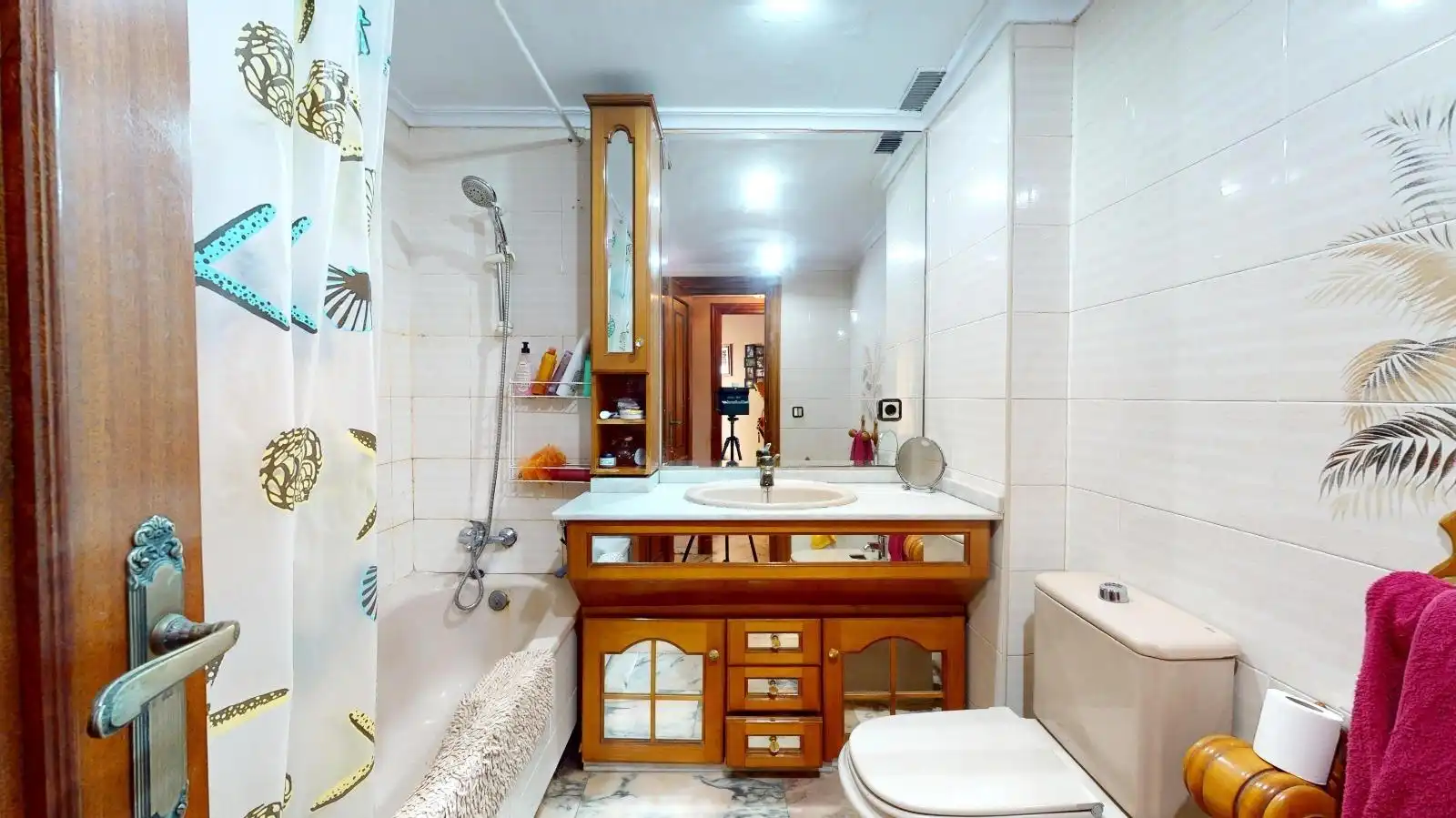 Bany de Casa o xalet en venda en Córdoba amb Jardí privat, Terrassa i Traster