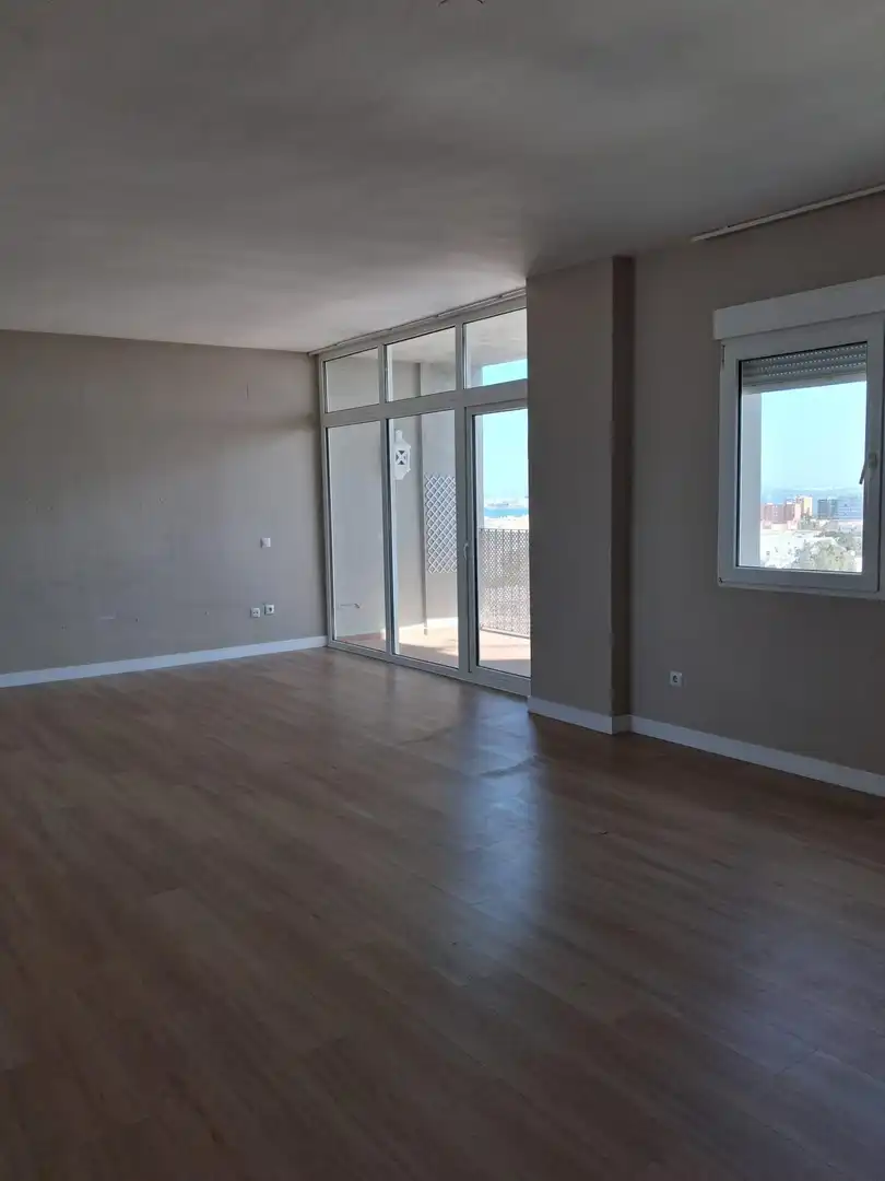 Sala de estar de Piso de alquiler en Cádiz con Aire acondicionado y Balcón