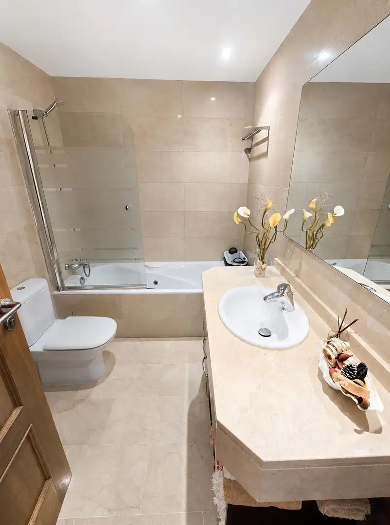 Baño de Piso de alquiler en Calvià con Aire acondicionado, Calefacción y Terraza
