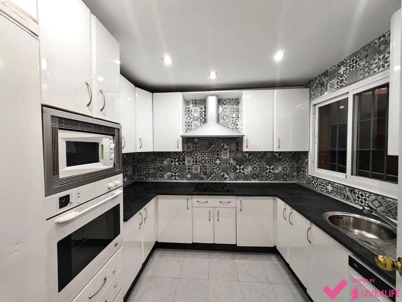 Küche von Maisonette zur Miete in Sevilla mit Klimaanlage, Terrasse und Möbliert