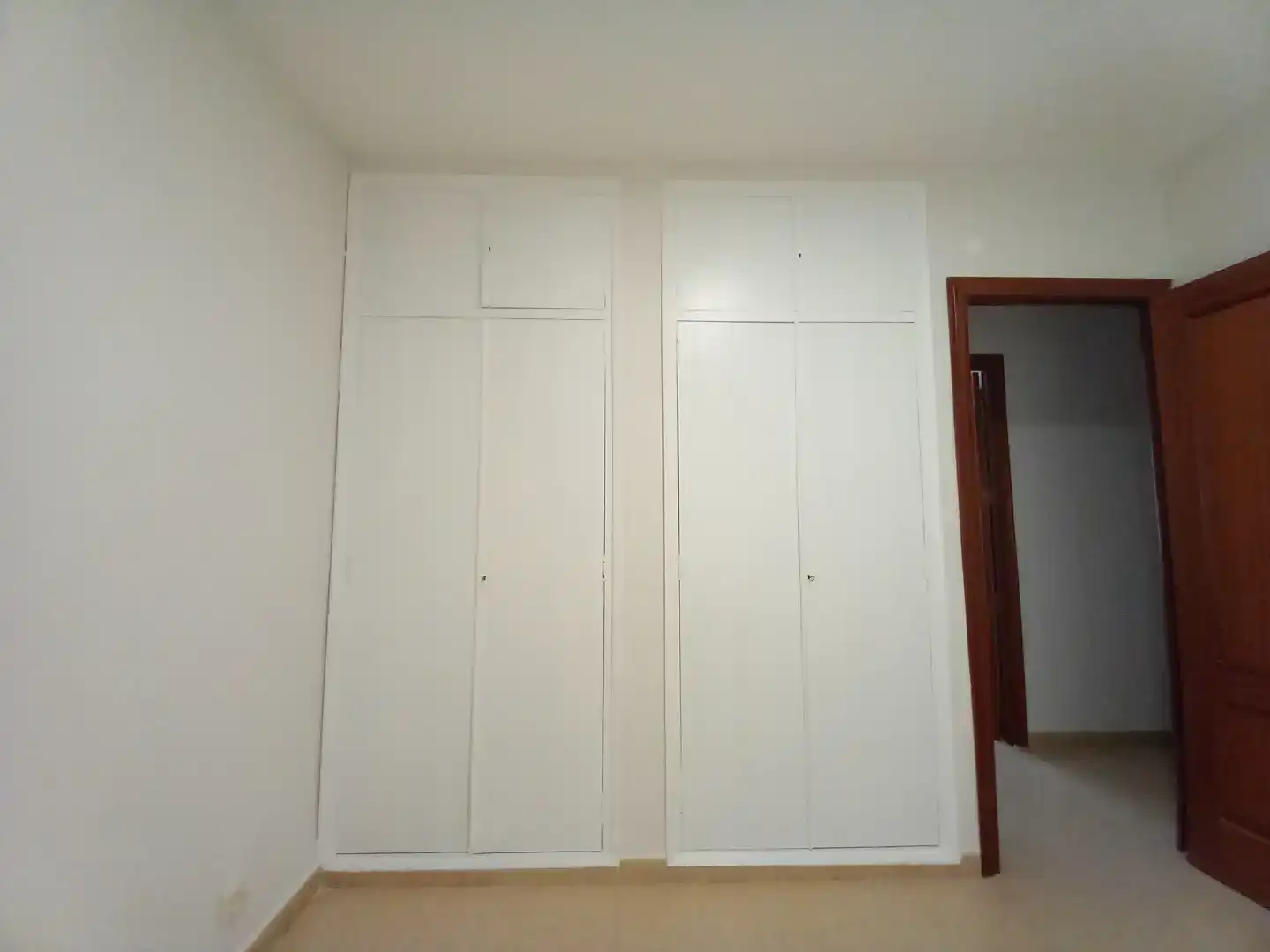 Bedroom of Flat for sale in  Sevilla Capital  with Air Conditioner and Balcony