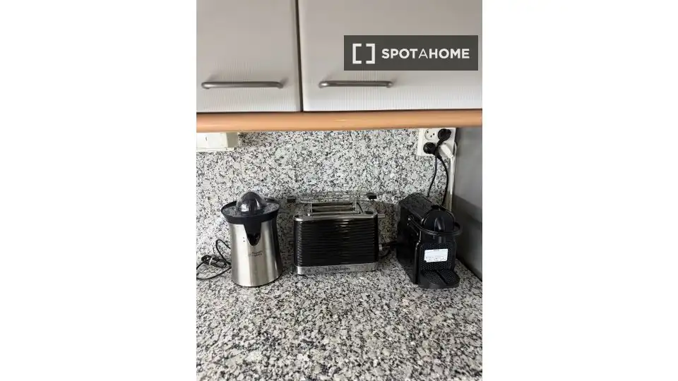 Cocina de Apartamento para compartir en Sant Cugat del Vallès con Aire acondicionado, Terraza y Amueblado