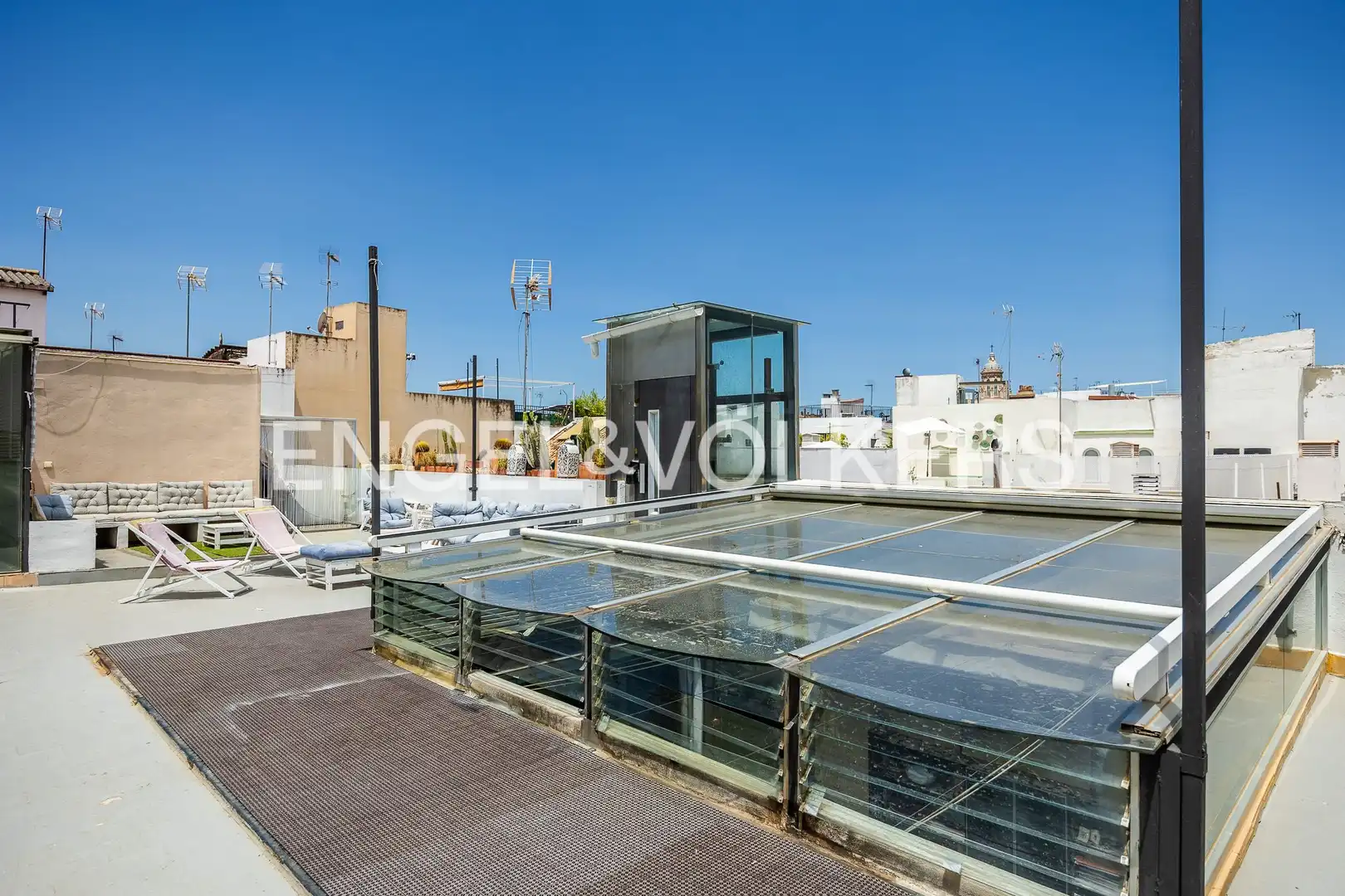 Terrassa de Casa adosada en venda en Sevilla amb Aire condicionat, Calefacció i Balcó