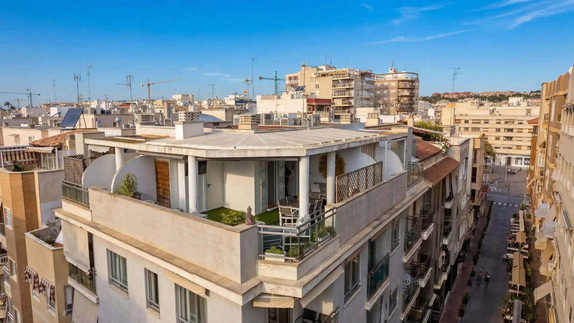 Vista exterior de Àtic en venda en Santa Pola amb Aire condicionat, Calefacció i Terrassa