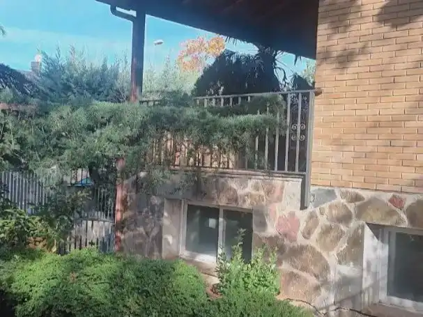 Vista exterior de Casa o xalet en venda en Colmenarejo amb Balcó