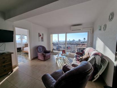 Sala d'estar de Apartament en venda en Empuriabrava amb Aire condicionat i Terrassa