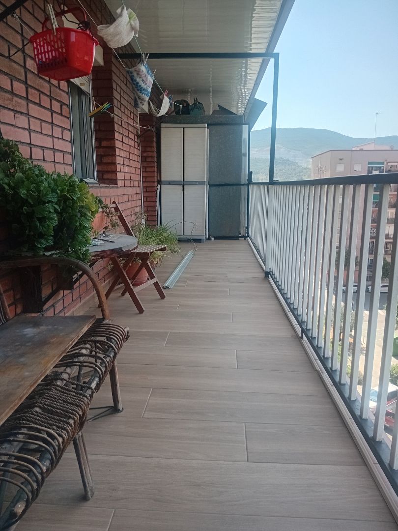 Terrassa de Pis de lloguer en La Llagosta amb Moblat, Rentadora i Microones
