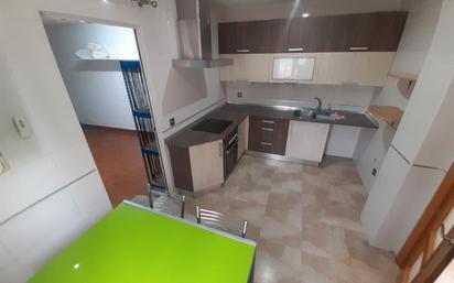 Cuina de Casa adosada en venda en Morales del Vino amb Calefacció