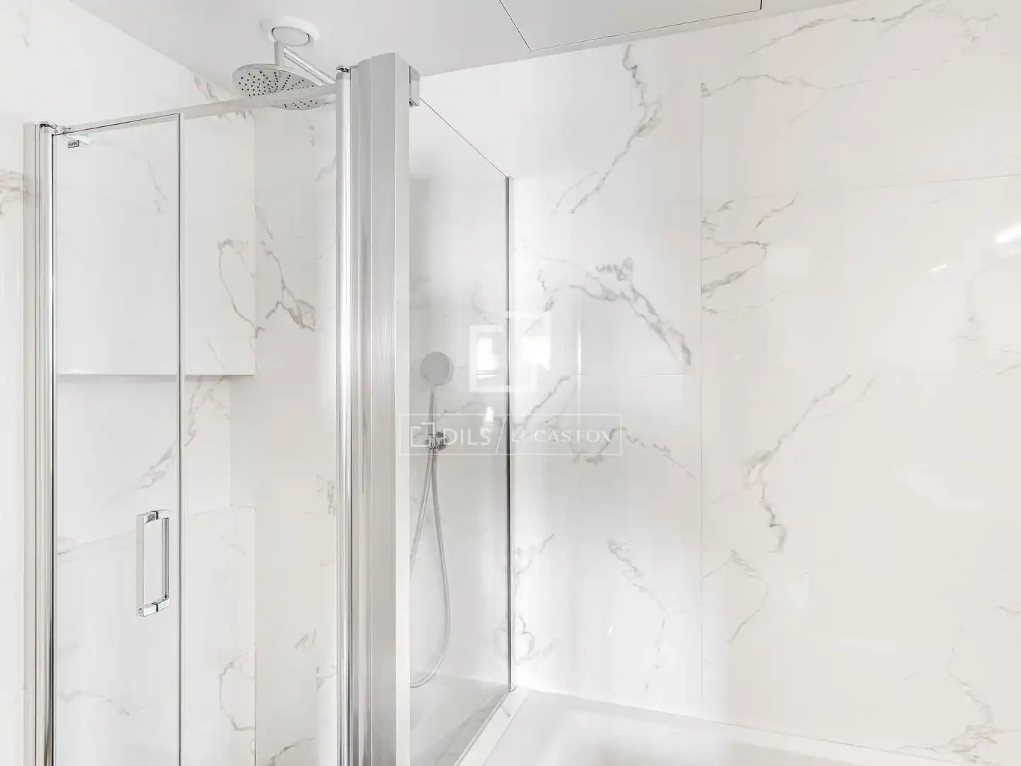 Baño de Piso en venta en Barcelona con Aire acondicionado, Calefacción y Jardín privado