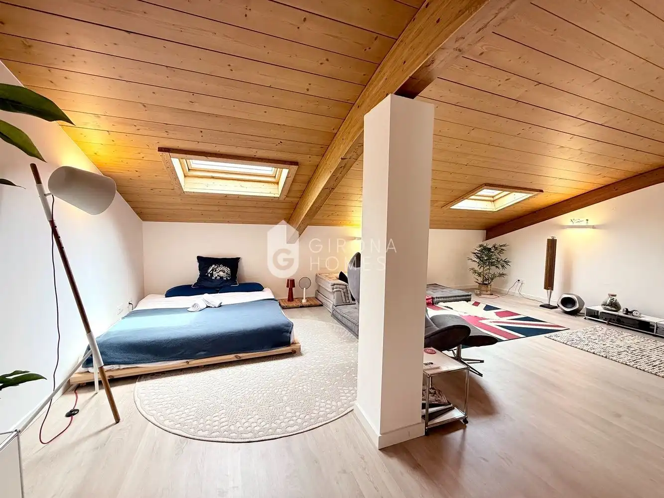 Bedroom of Apartments for rent in Girona  with Air Conditioner, Terrace and Furnished