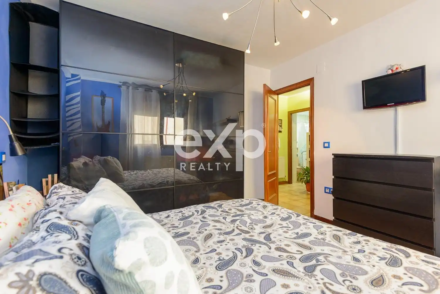 Habitación de Piso en venta en Oviedo  con Calefacción y Amueblado