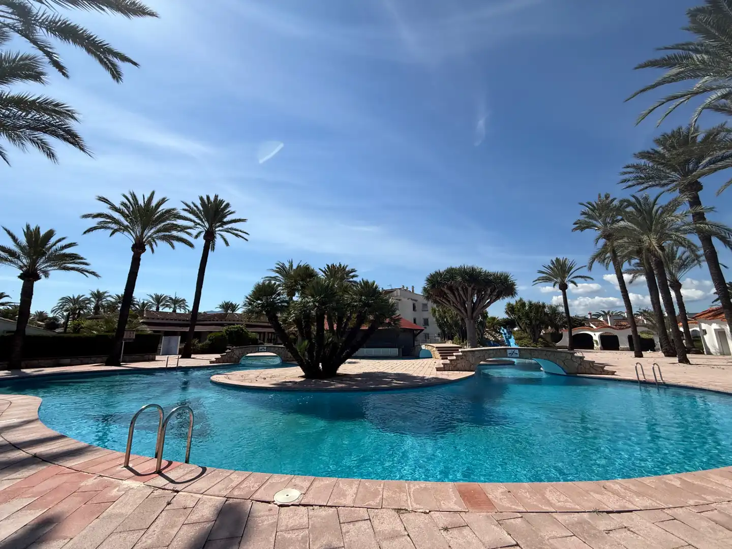 Piscina de Planta baja en venta en Dénia con Amueblado y Piscina comunitaria