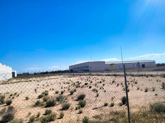 Terreno industrial en Venta en Pedanías - Extrarradio