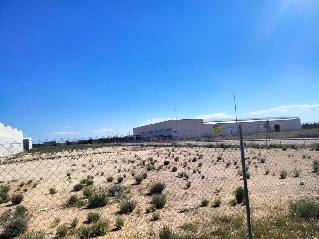 Terreno industriale in vendita a Pedanías - Extrarradio