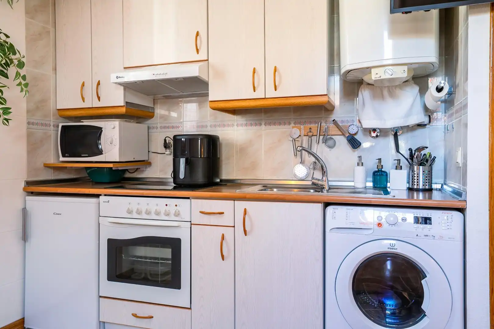 Kitchen of Flat for sale in Jaca  with Heating, Parquet flooring and Storage room
