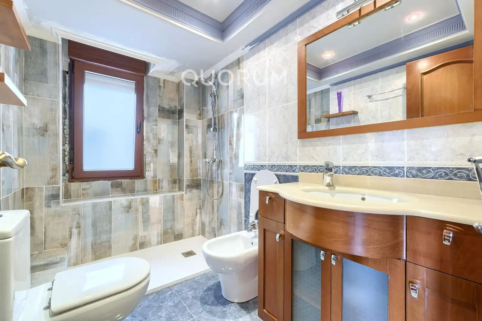 Bathroom of Flat for sale in Bilbao   with Heating, Storage room and Furnished