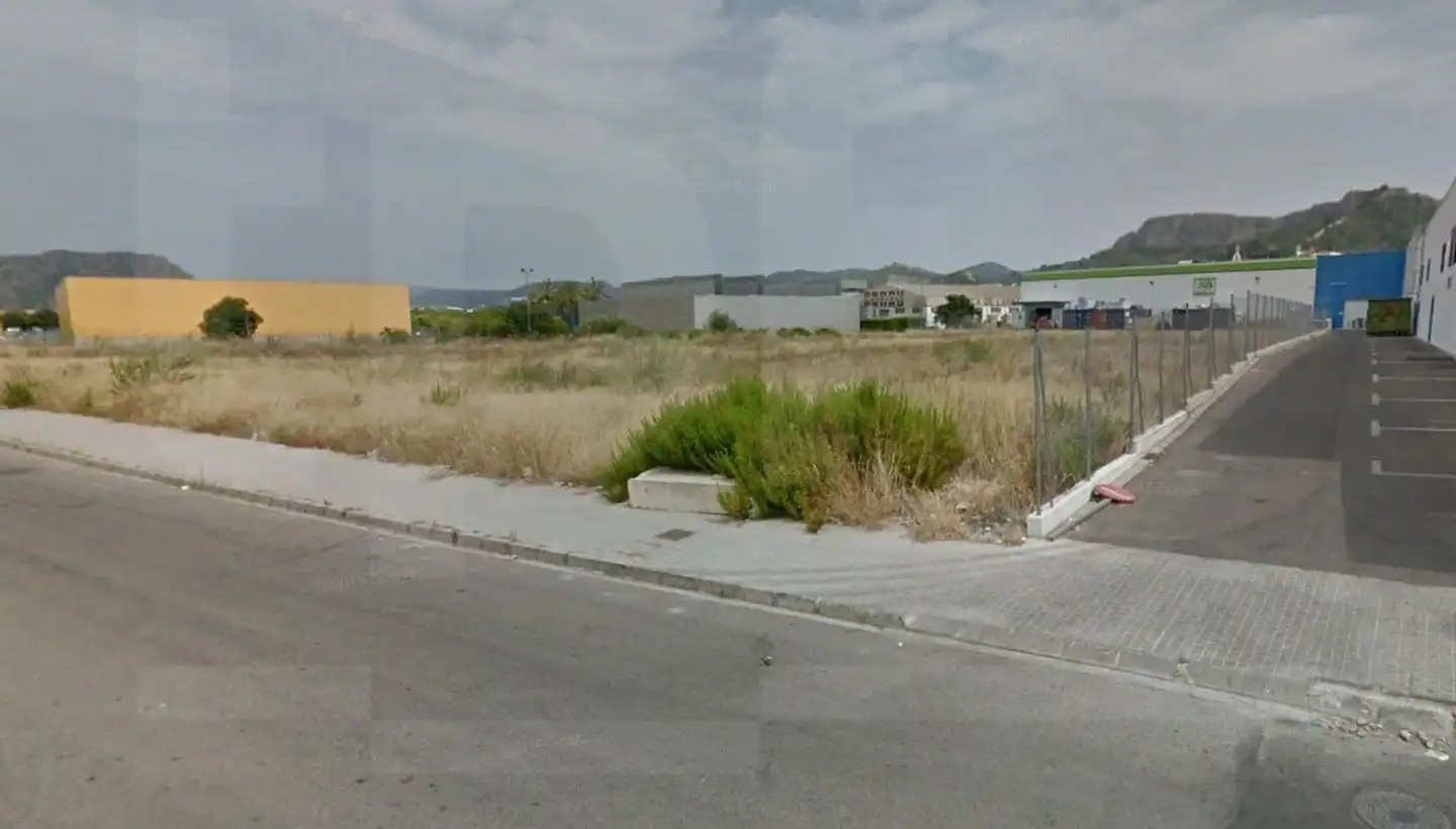 Terreno industrial en venta en Xàtiva