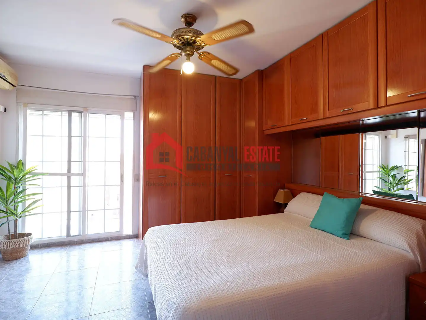 Vista exterior de Apartamento de alquiler en Valencia con Aire acondicionado, Amueblado y Balcón