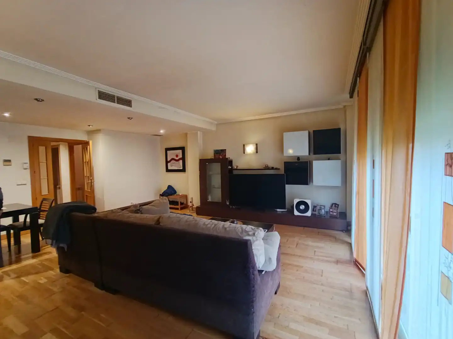 Sala d'estar de Casa adosada en venda en Parla amb Aire condicionat, Calefacció i Terrassa