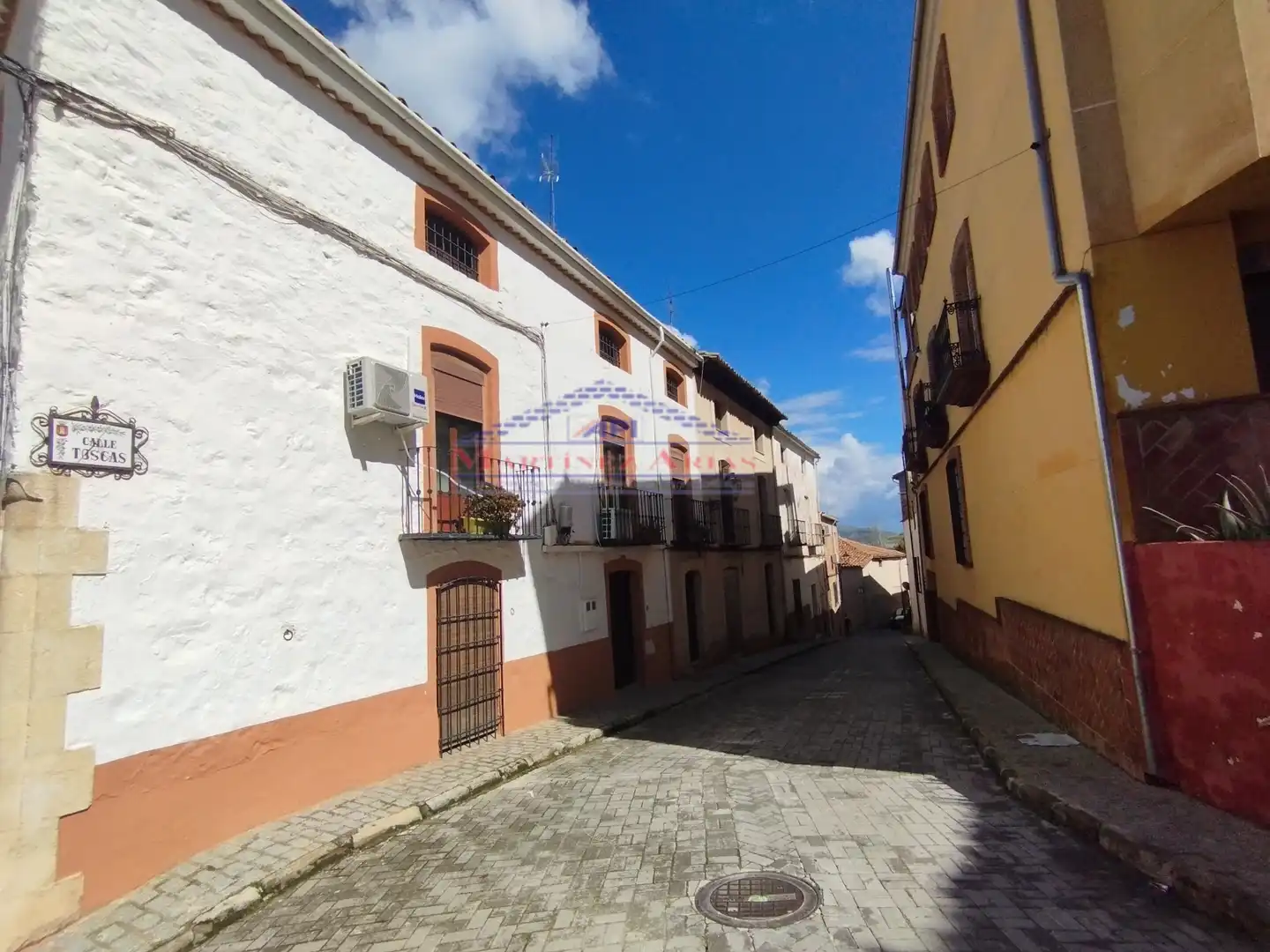 Vista exterior de Casa adosada en venda en Castellar amb Balcó