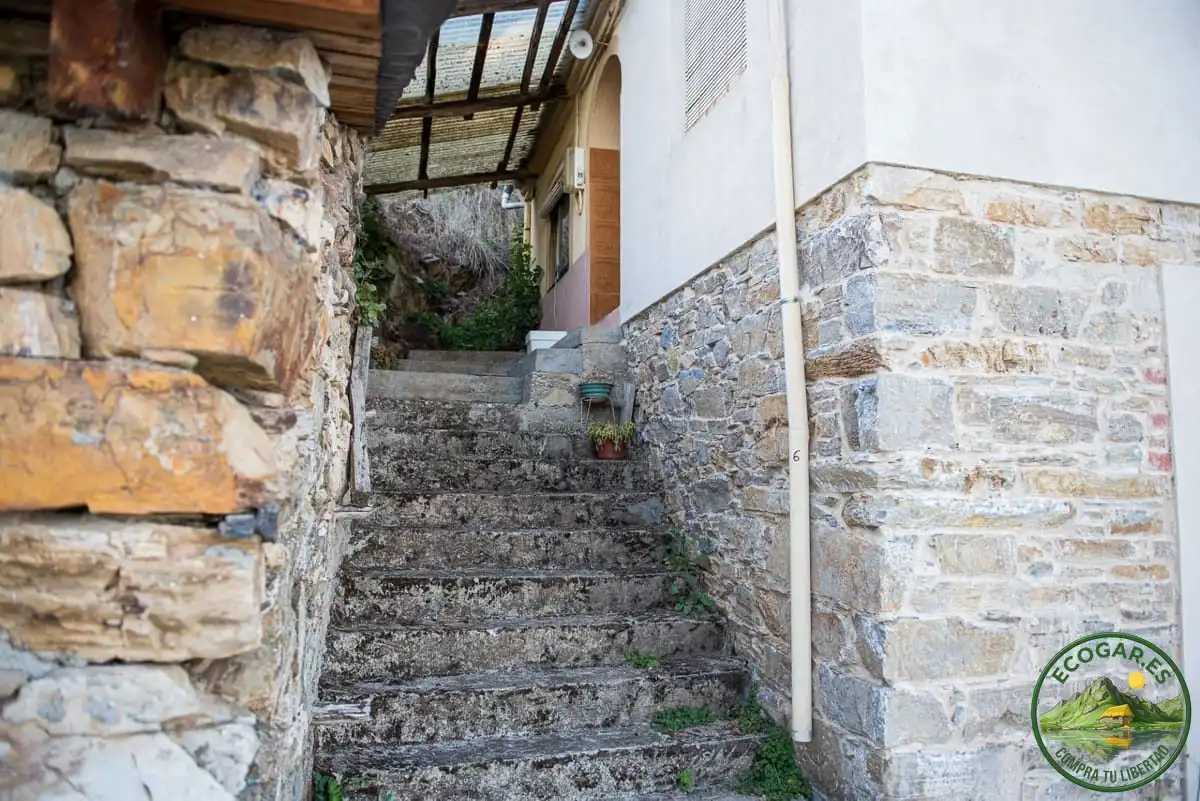 Außenansicht von Haus oder Chalet zum Verkauf in Corullón mit Heizung, Privatgarten und Parkett