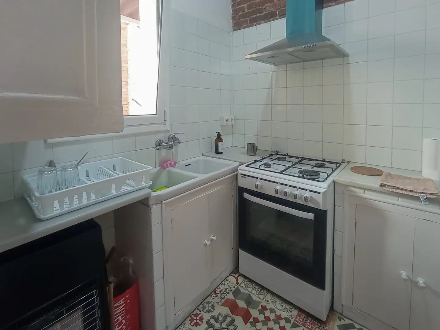 Kitchen of Flat for sale in Barcelona  with Air Conditioner, Balcony and Alarm