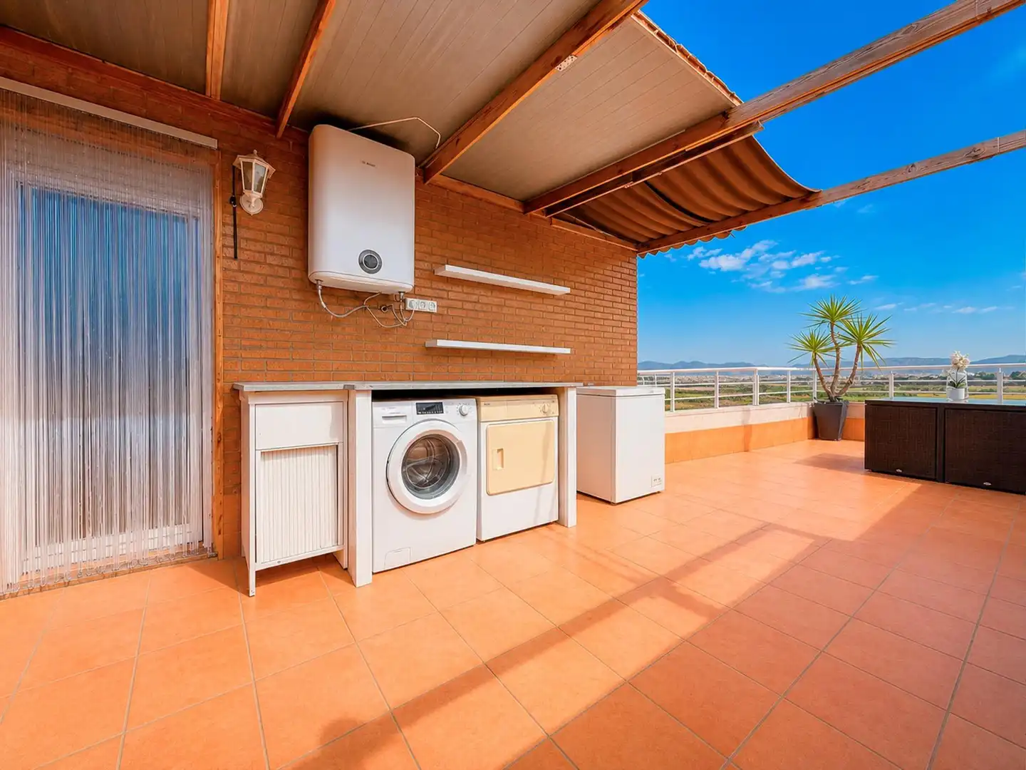 Terrasse von Dachboden zum Verkauf in Museros mit Klimaanlage, Terrasse und Abstellraum