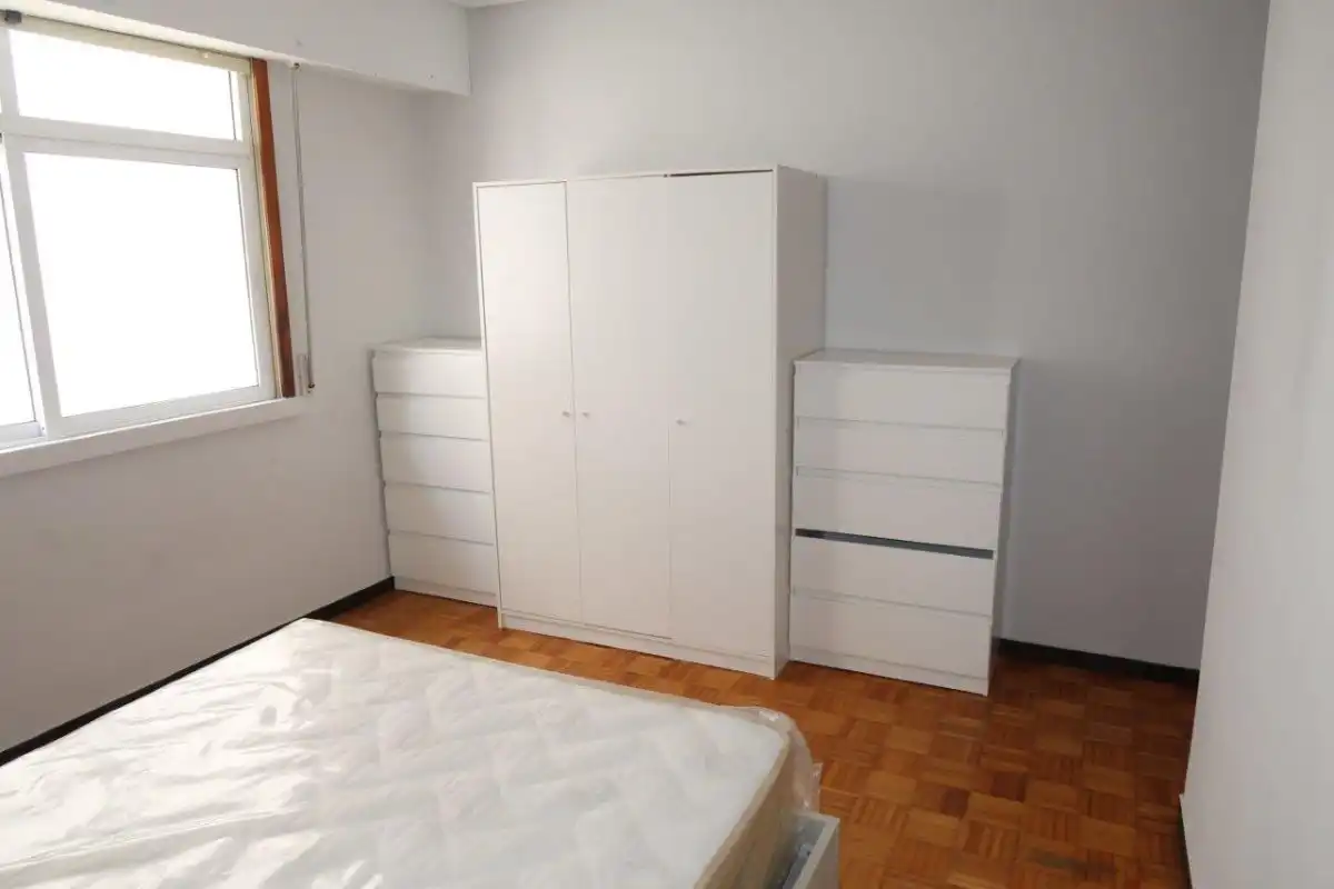 Schlafzimmer von Wohnung zur Miete in A Coruña Capital  mit Parkett