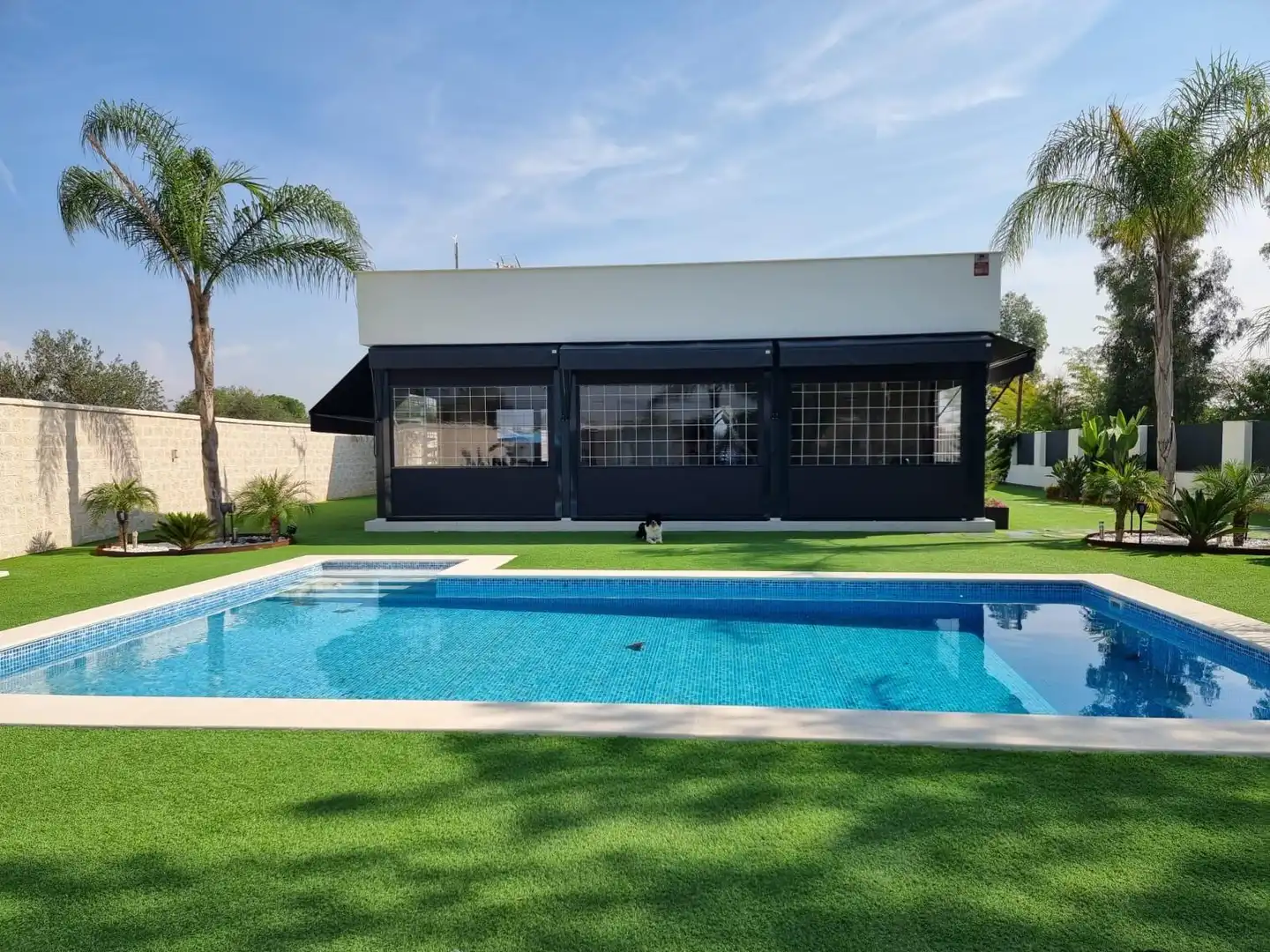 Piscina de Casa o chalet en venta en Carmona con Aire acondicionado, Jardín privado y Trastero