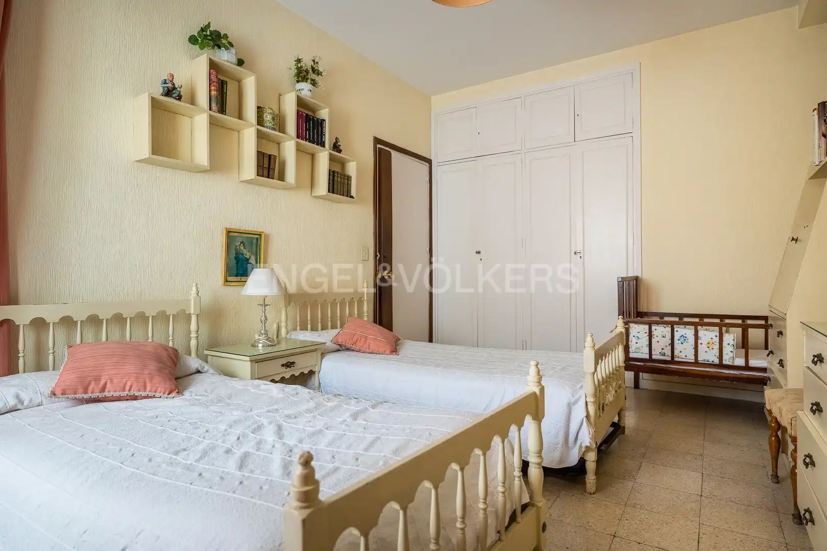 Bedroom of Flat for sale in Sevilla  with Air Conditioner, Heating and Terrace