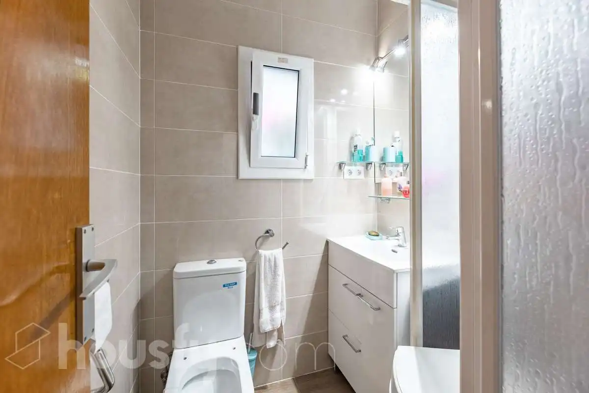 Bany de Casa o xalet en venda en Castelldefels amb Jardí privat, Terrassa i Traster