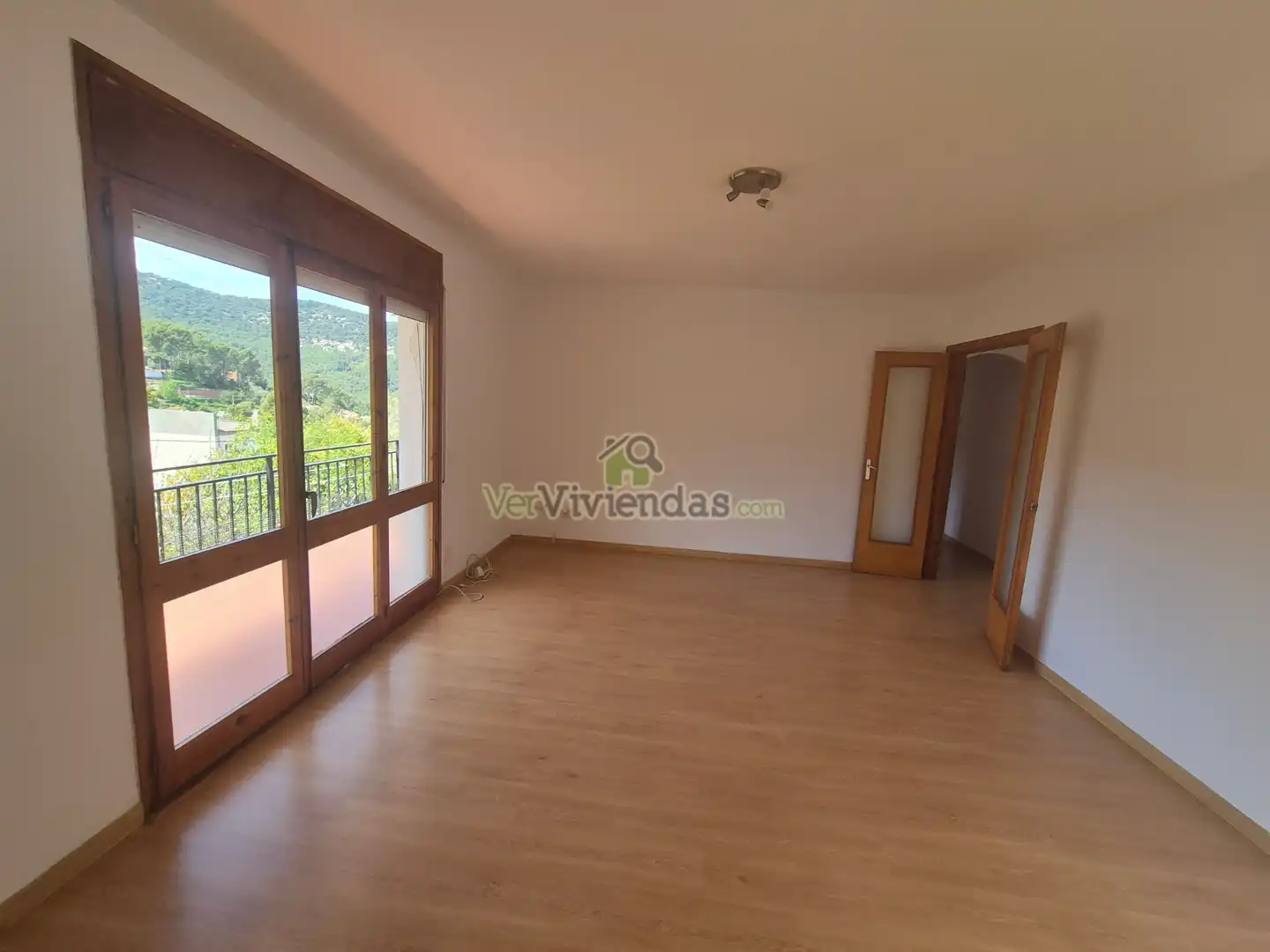 Sala de estar de Casa o chalet en venta en Vallirana con Jardín privado, Parquet y Terraza