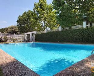 Piscina de Casa adosada en venda en Santo Domingo de la Calzada amb Terrassa i Piscina