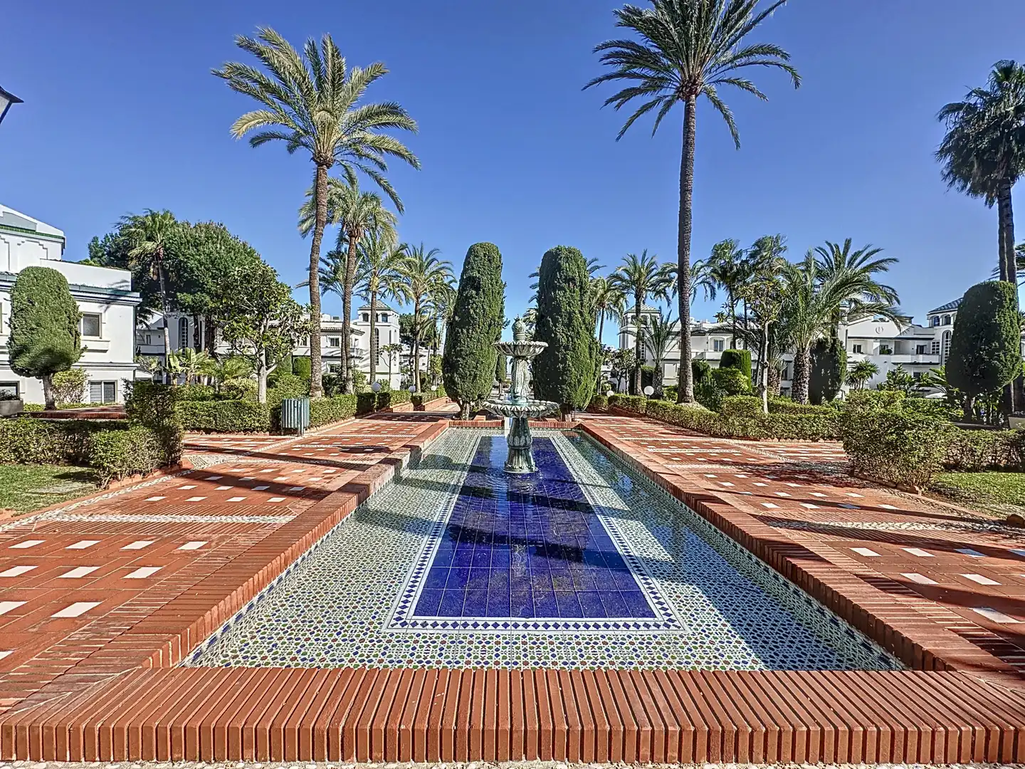 Penthouse with pool for sale in Selwo, imagen 4