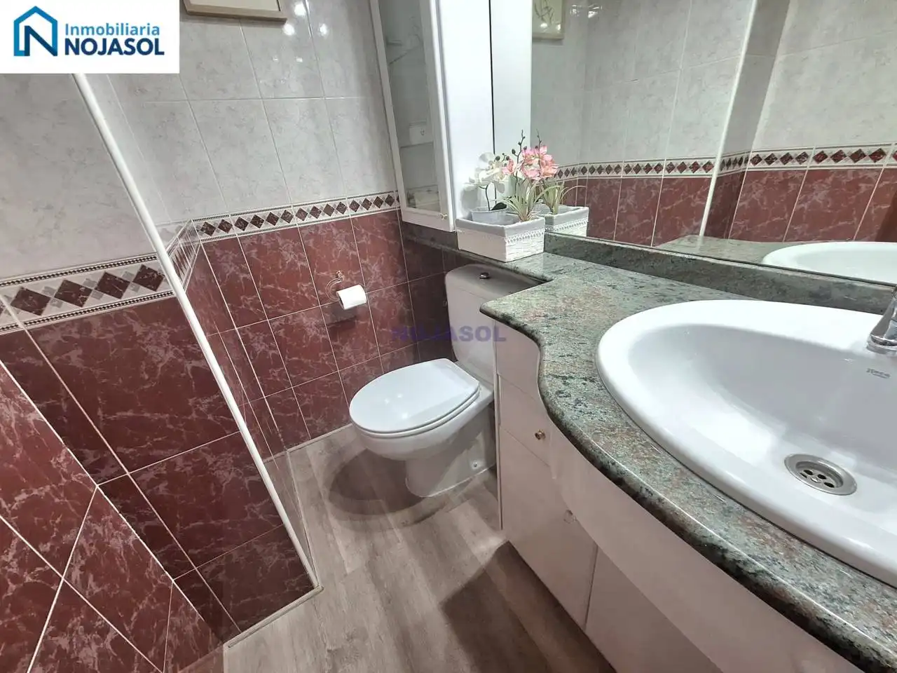 Badezimmer von Wohnungen zum Verkauf in Noja mit Heizung, Terrasse und Möbliert