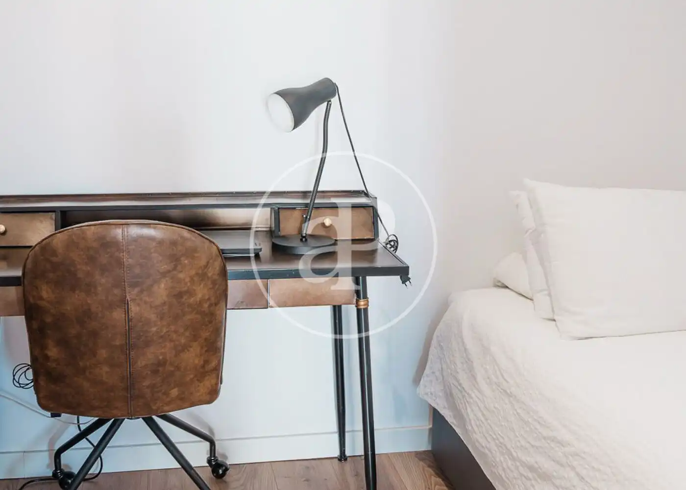 Schlafzimmer von Dachboden zur Miete in Barcelona mit Klimaanlage, Heizung und Terrasse