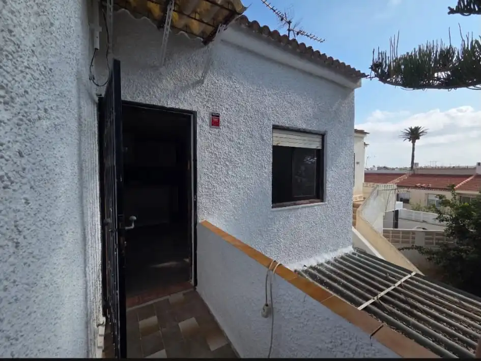 Exterior view of Apartments for sale in Zona Carrefour - Urbanizaciones
