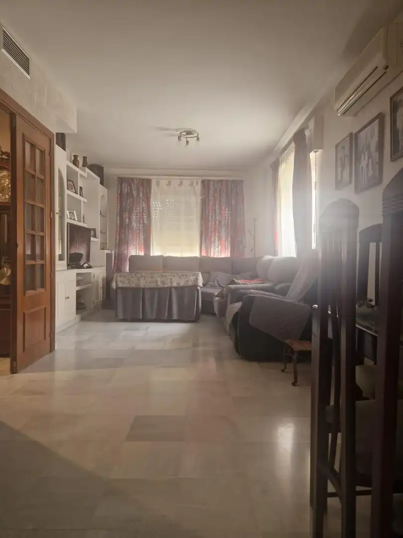Sala d'estar de Casa adosada en venda en Jerez de la Frontera amb Aire condicionat, Calefacció i Terrassa