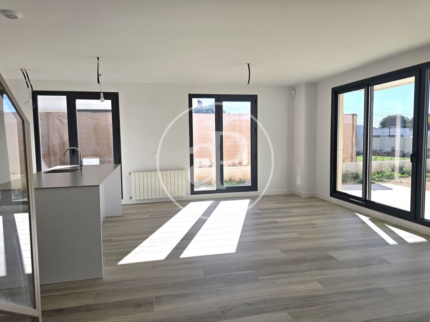 Sala d'estar de Casa adosada en venda en Bétera amb Aire condicionat, Calefacció i Jardí privat