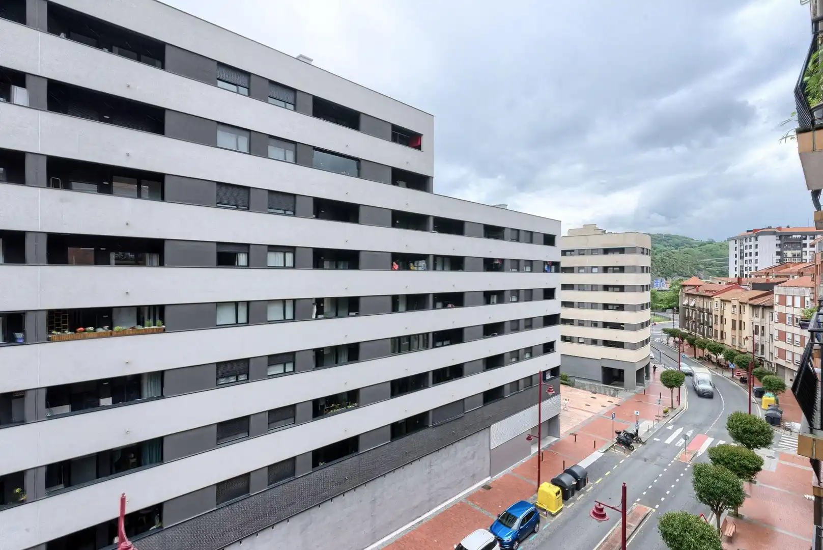 Vista exterior de Pis en venda en Barakaldo  amb Calefacció, Jardí privat i Moblat