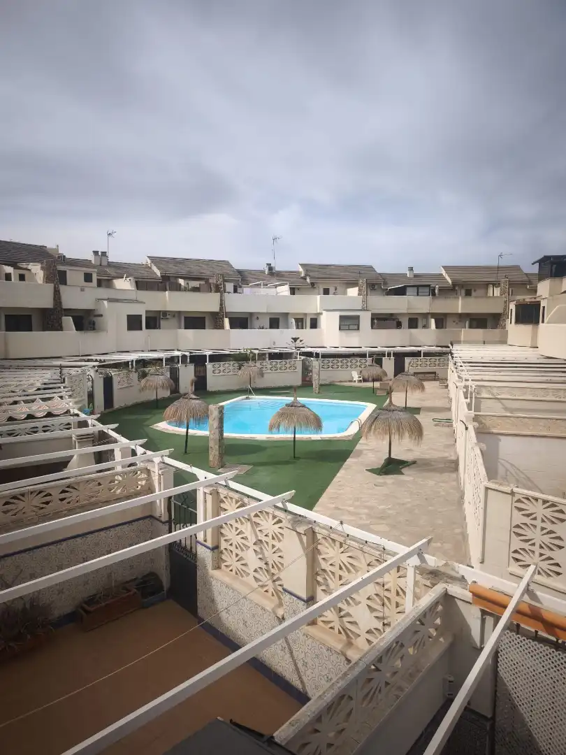 Vista exterior de Casa adosada en venta en Melilla con Aire acondicionado, Terraza y Trastero
