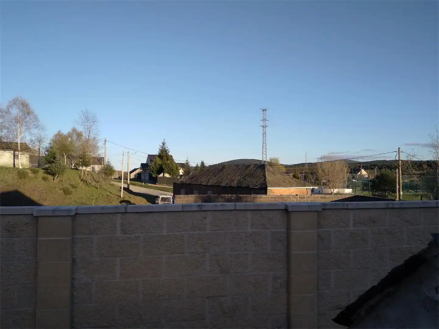 Casa o xalet en venda en Villagatón amb Jardí privat, Traster i Moblat