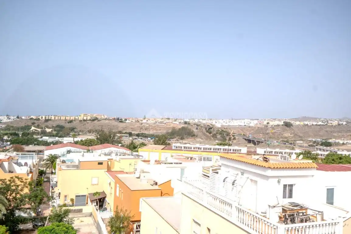 Vista exterior de Pis en venda en San Bartolomé de Tirajana amb Aire condicionat
