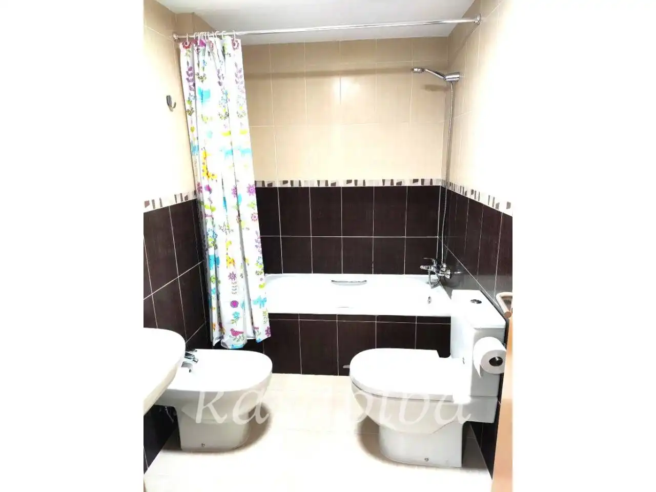 Badezimmer von Wohnung zur Miete in Paterna mit Klimaanlage