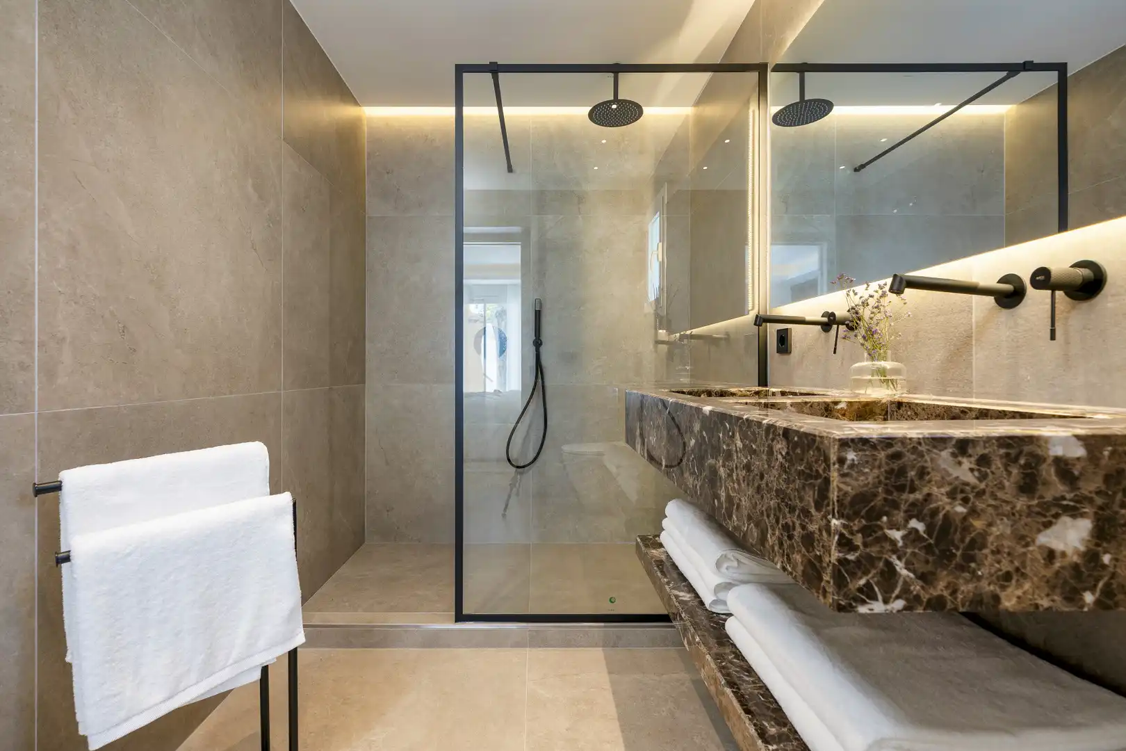Baño de Casa o chalet en venta en Marbella con Aire acondicionado, Jardín privado y Terraza