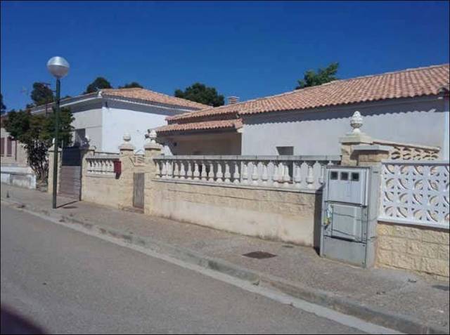 Casa adosada en Venta en MELANCOLICOS en Escatrón