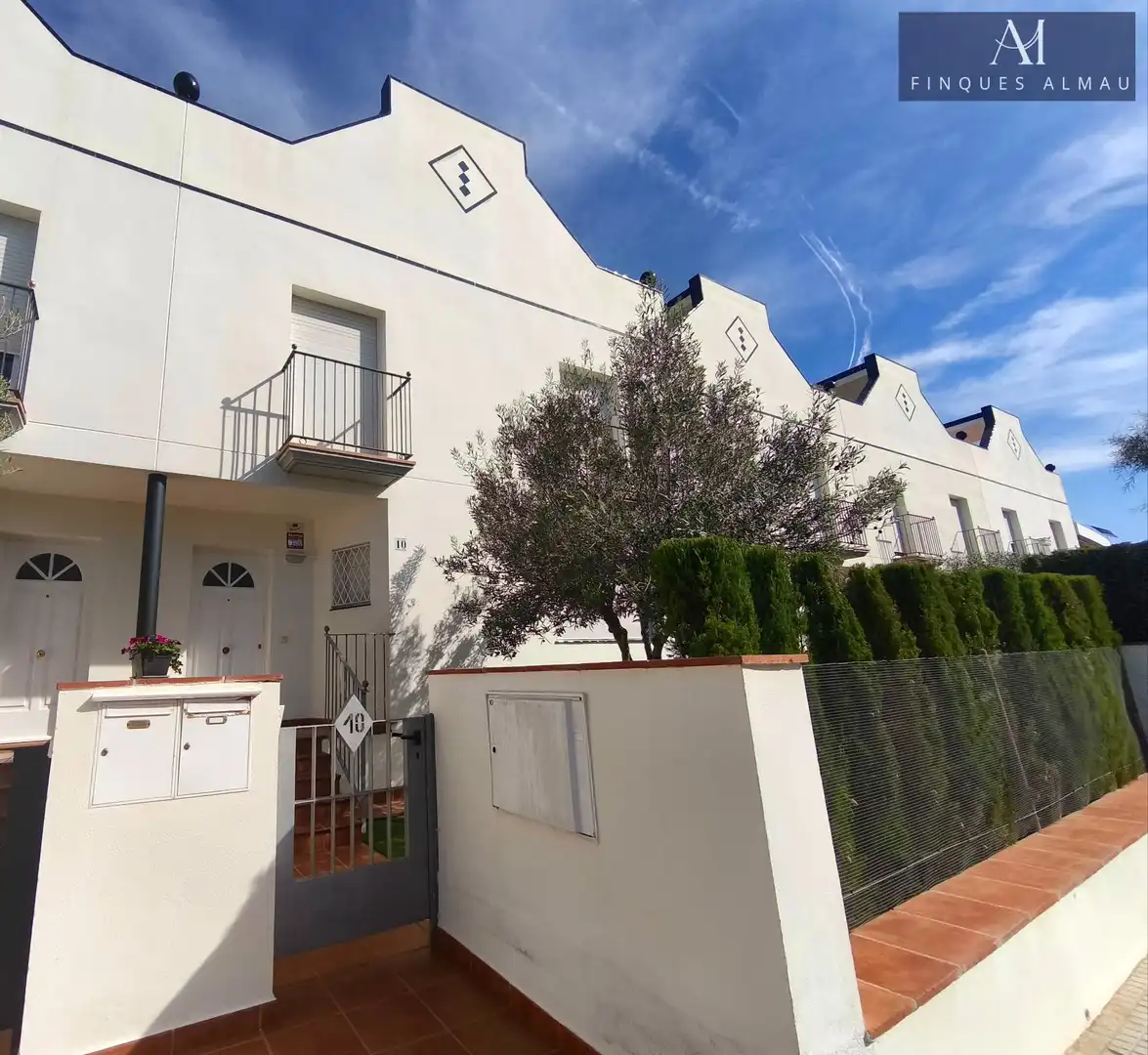 Terraced house with terrace for sale in Aiguadolç - Sant Sebastià