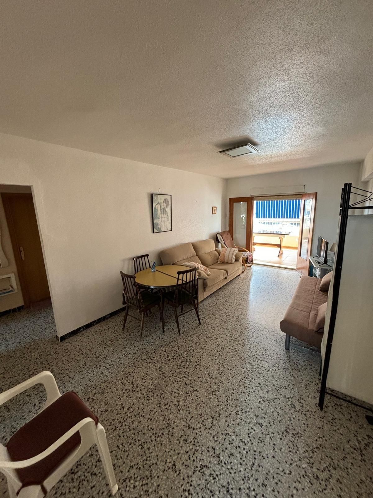 Sala de estar de Apartamento en venta en Tavernes de la Valldigna con Terraza y Balcón