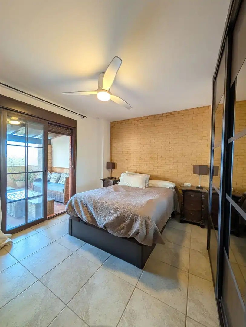 Habitación de Planta baja de alquiler en Estepona con Terraza y Se aceptan mascotas